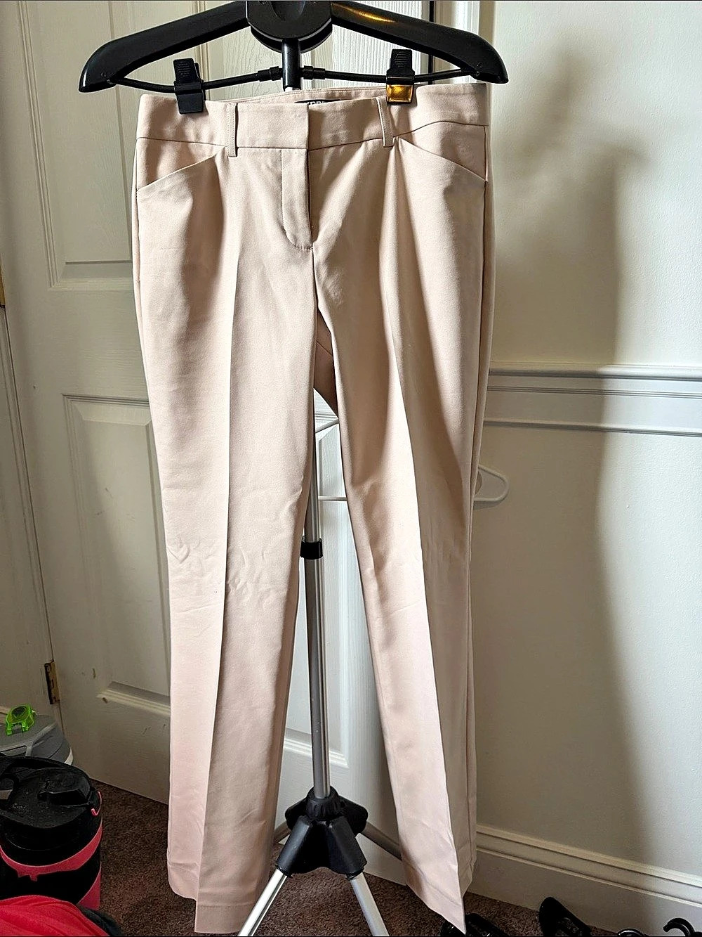 Express Women's editor Straight-Leg Trousers in Pink kacki color 4R